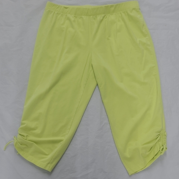 Lime Green Capris Cinched Leg Ties Chico's Size 3 / 16 Soft Stretchy Crop Pant - Picture 2 of 13